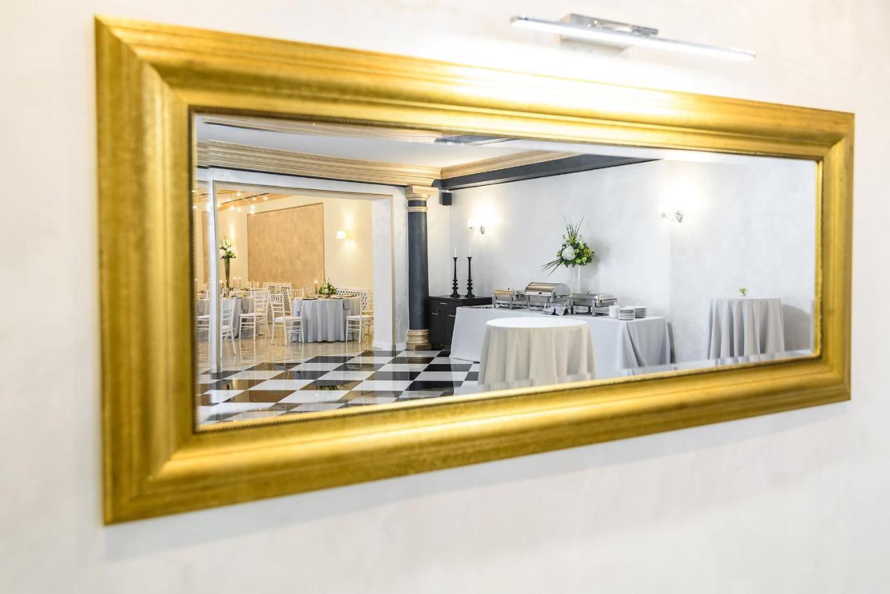 Hotel Capital With Private Wellness Litra Dış mekan fotoğraf