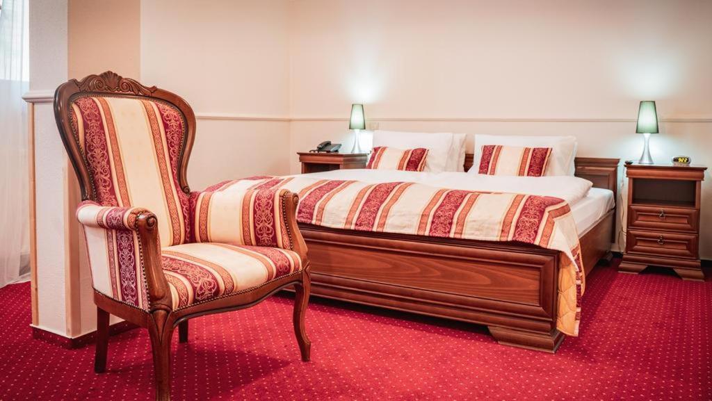 Hotel Capital With Private Wellness Litra Dış mekan fotoğraf