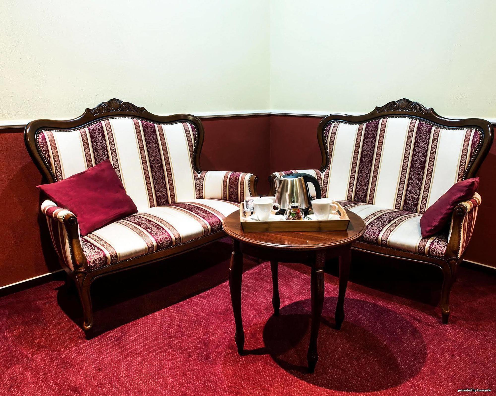 Hotel Capital With Private Wellness Litra Dış mekan fotoğraf