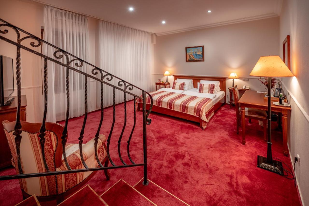Hotel Capital With Private Wellness Litra Dış mekan fotoğraf