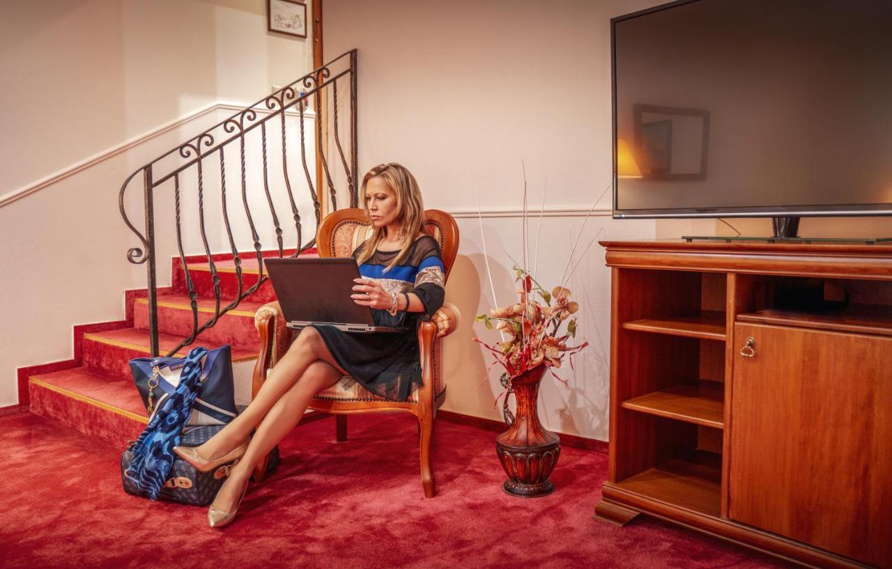 Hotel Capital With Private Wellness Litra Dış mekan fotoğraf