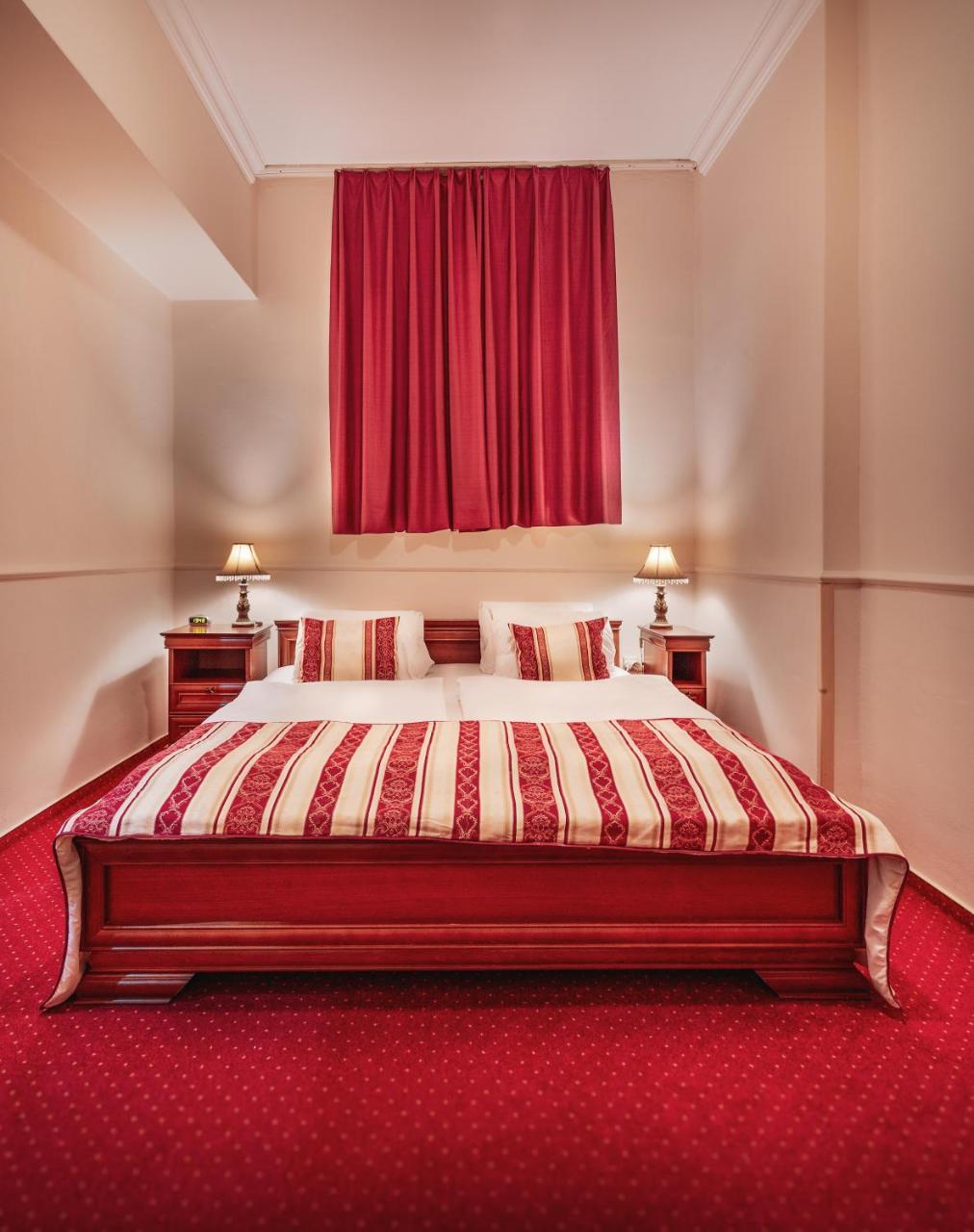 Hotel Capital With Private Wellness Litra Dış mekan fotoğraf