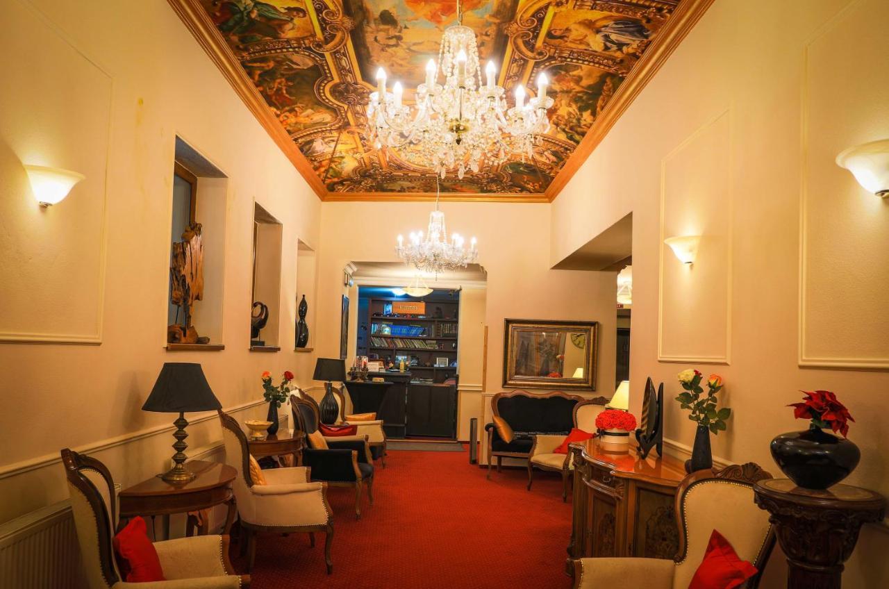 Hotel Capital With Private Wellness Litra Dış mekan fotoğraf